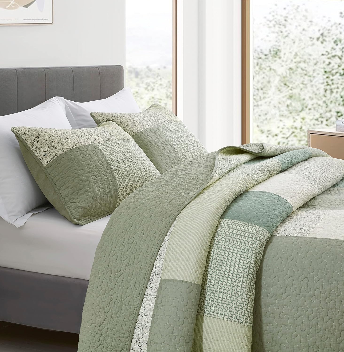Chezmoi Collection 3-Piece Patchwork Quilt Set Green Floral Striped