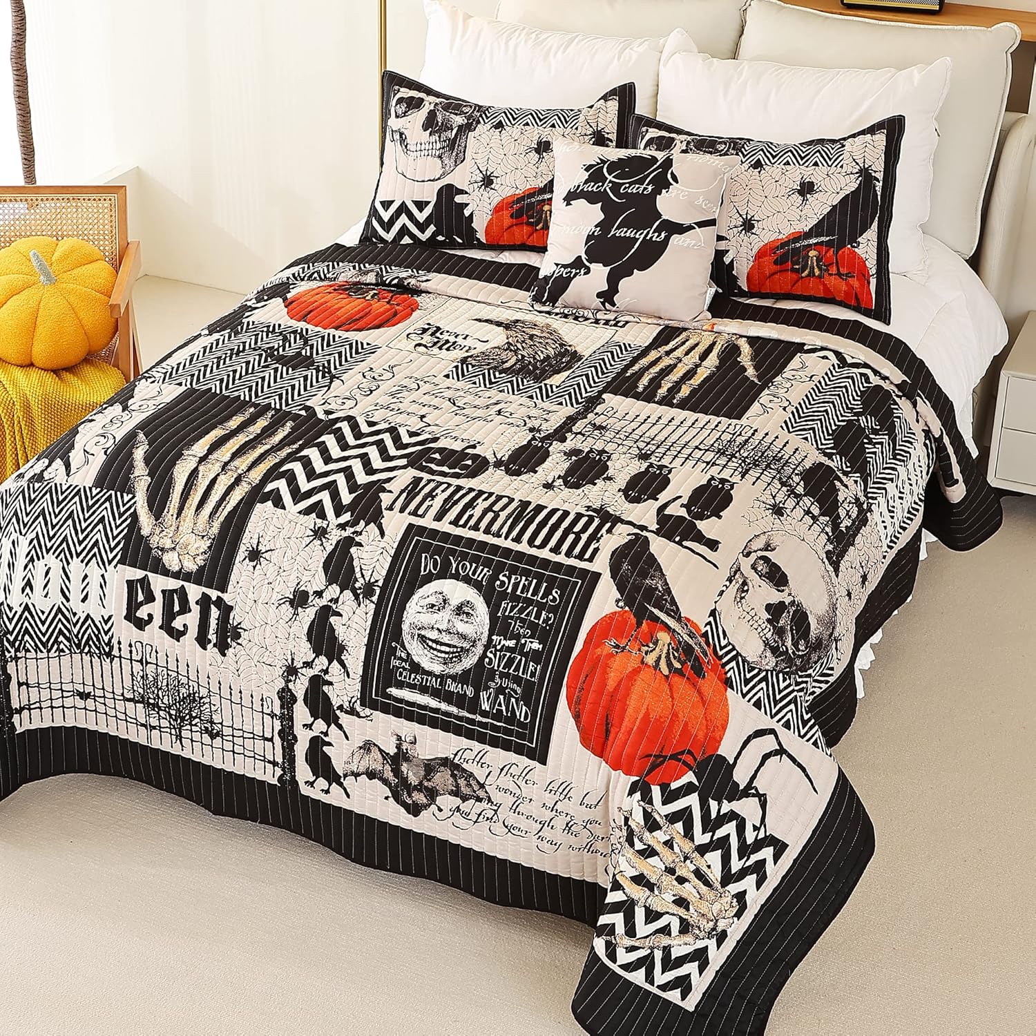 EVENHUG Halloween Queen Quilt Set with Pillow Shams