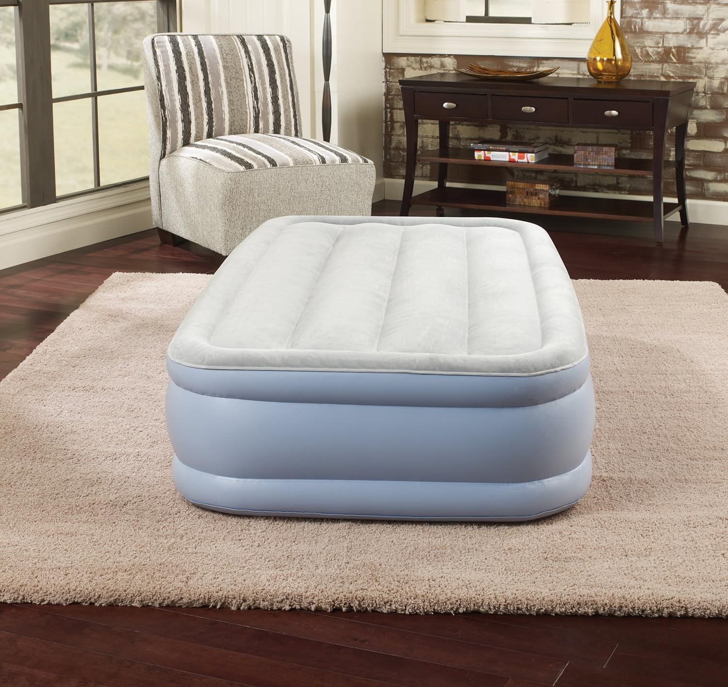 Beautyrest 17 Inch Twin Air Mattress with Pump and Edge Support