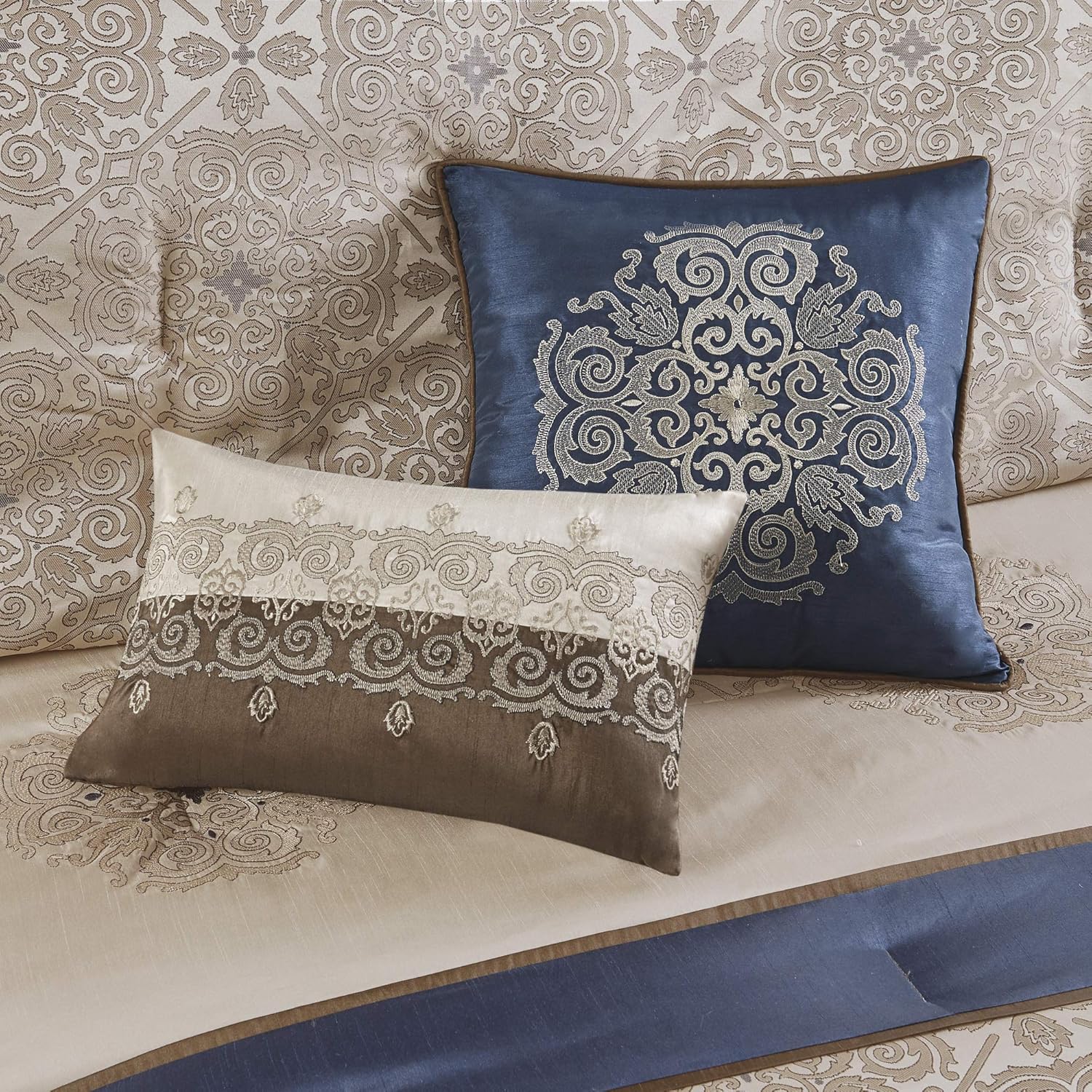 Madison Park Delaney 24-Piece Comforter Set 1