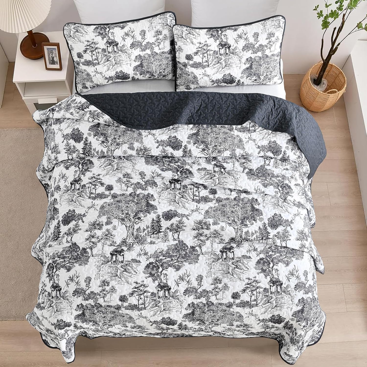WONGS BEDDING Botanical Reversible Quilt Set King Size