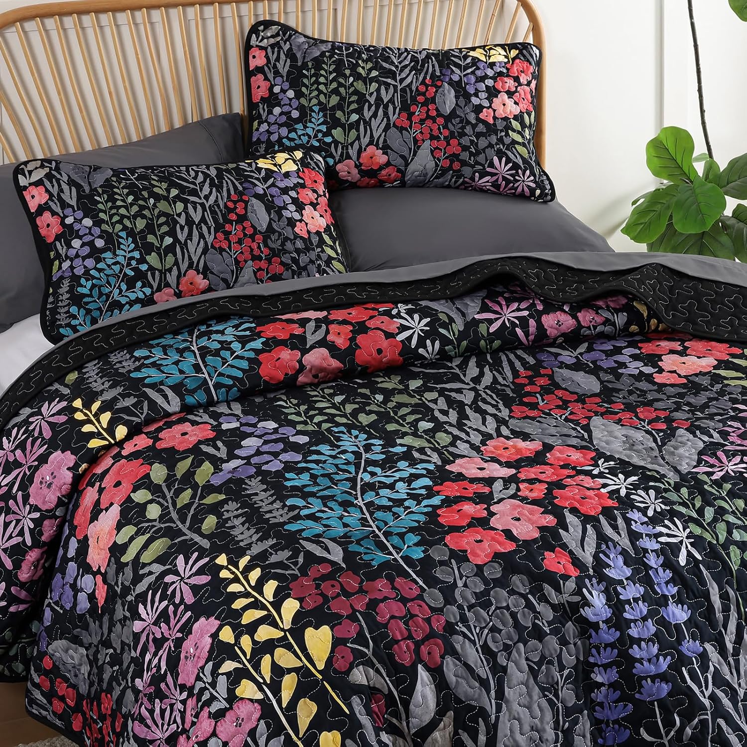 Xruibed Black Floral Quilt Set Queen 3 Piece 1