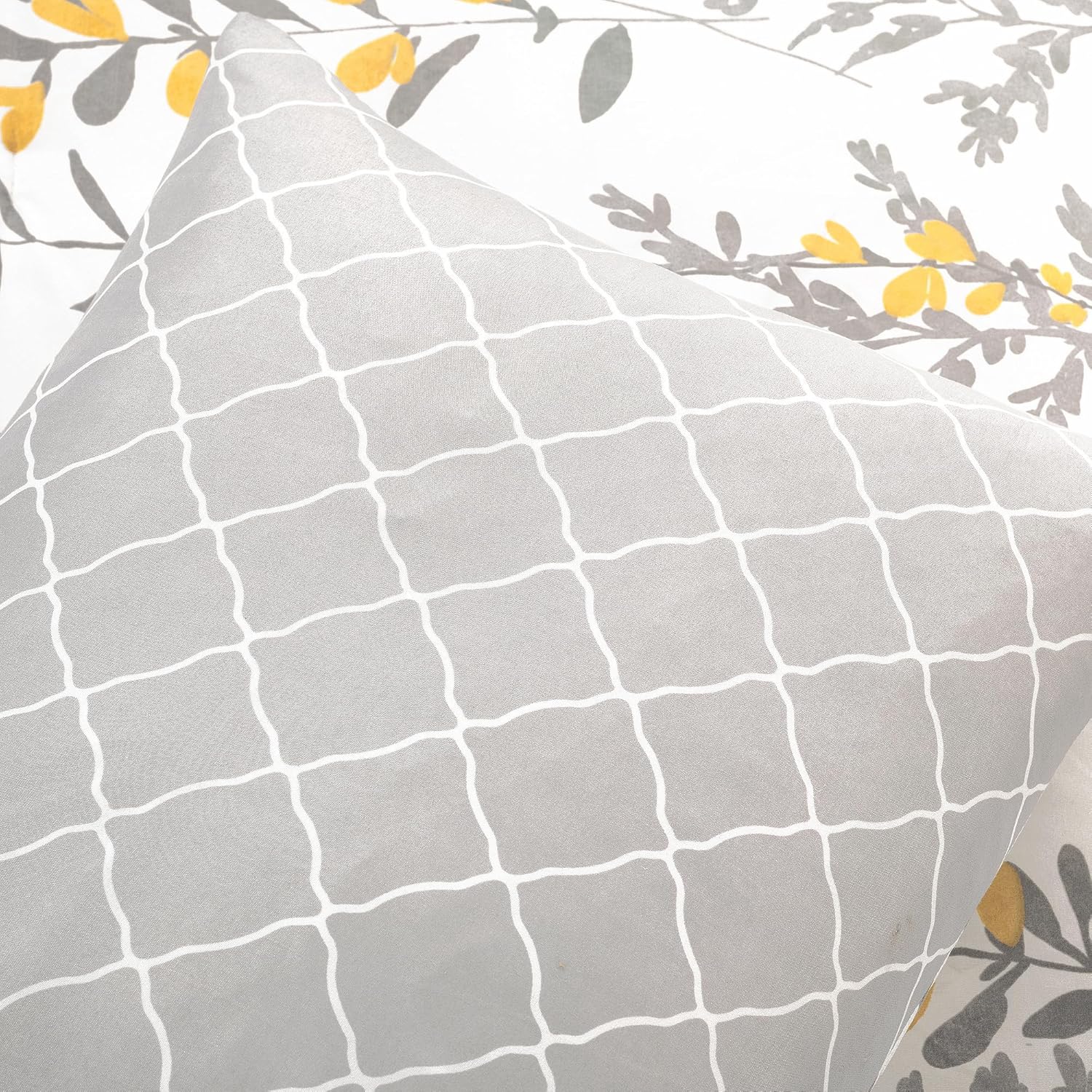 Lush Decor Aprile Reversible Comforter Set Queen