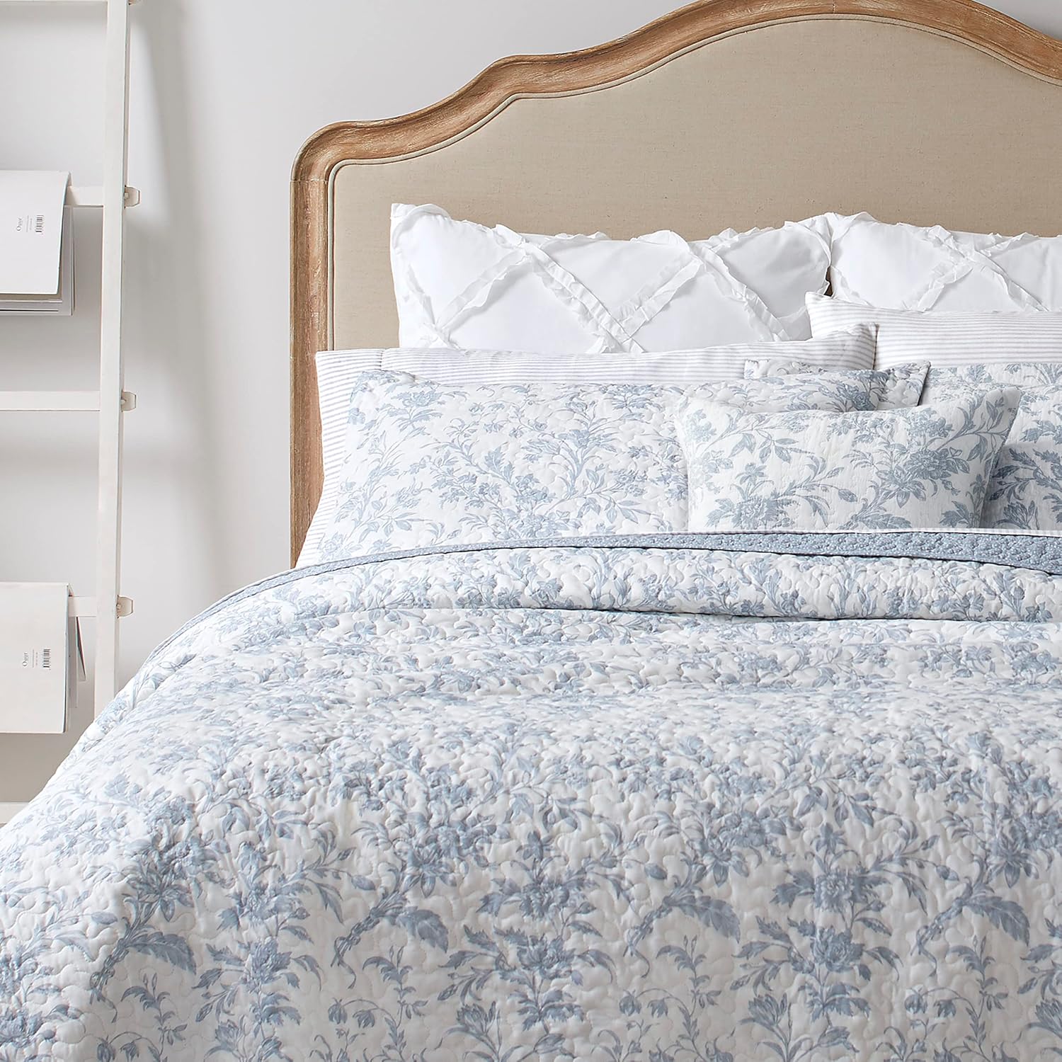 Laura Ashley Queen Quilt Set with Pillow Cover