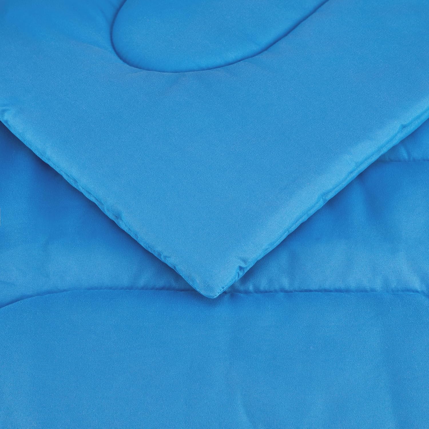 Amazon Basics 7-Piece Microfiber Kids Bed-in-a-Bag Set FullQueen Blue