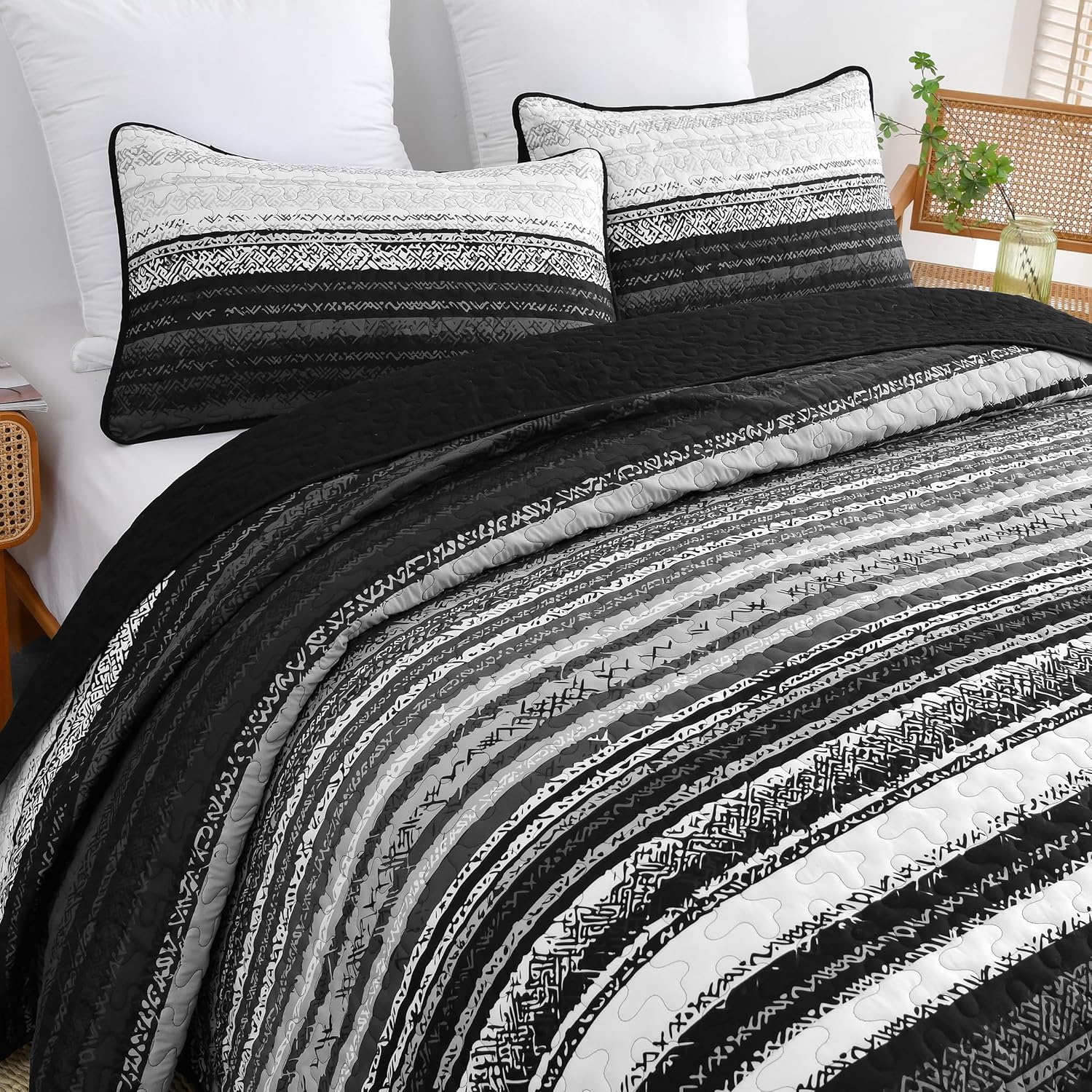 DJY King Size Quilt Set 3 Pieces Black Striped Microfiber