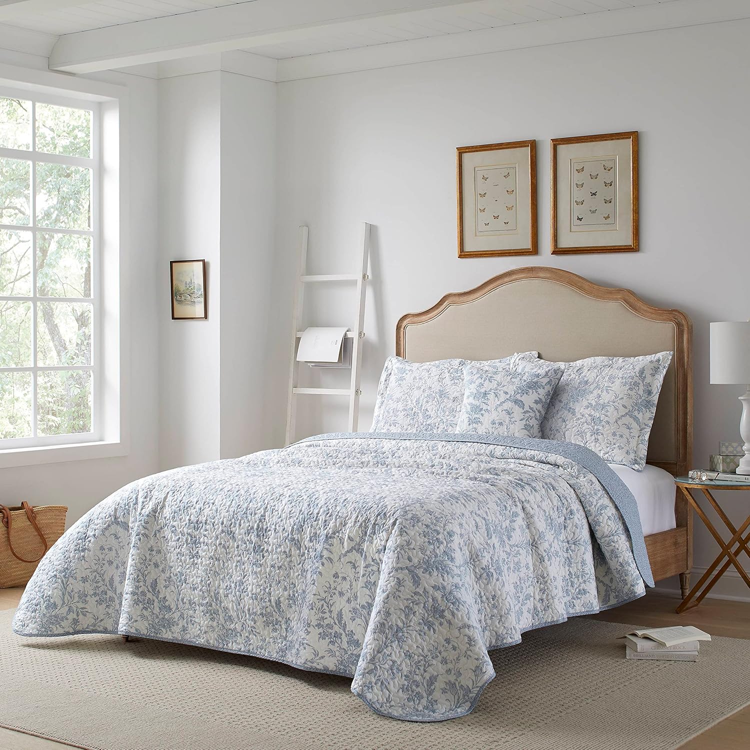 Laura Ashley Queen Quilt Set with Pillow Cover