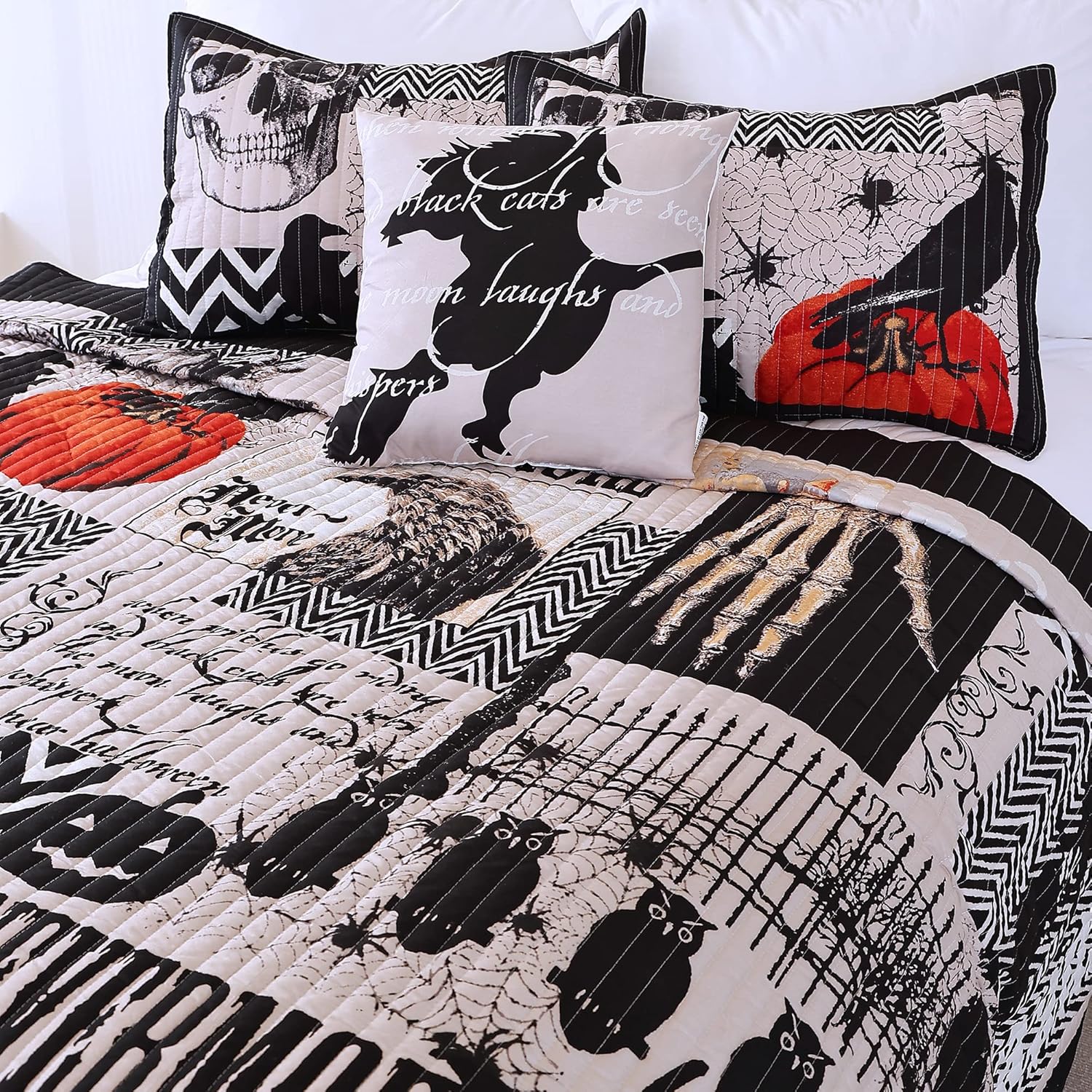 EVENHUG Halloween Queen Quilt Set with Pillow Shams