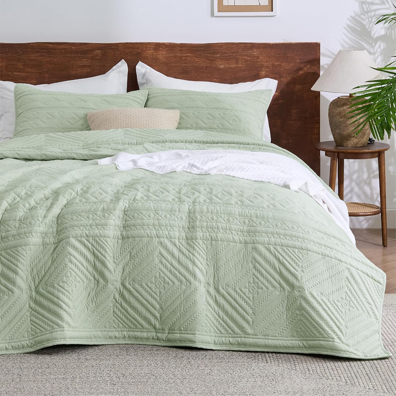 Bedsure Boho Queen Quilt Set - Geometric Pattern Sage Green 90x96 Inches