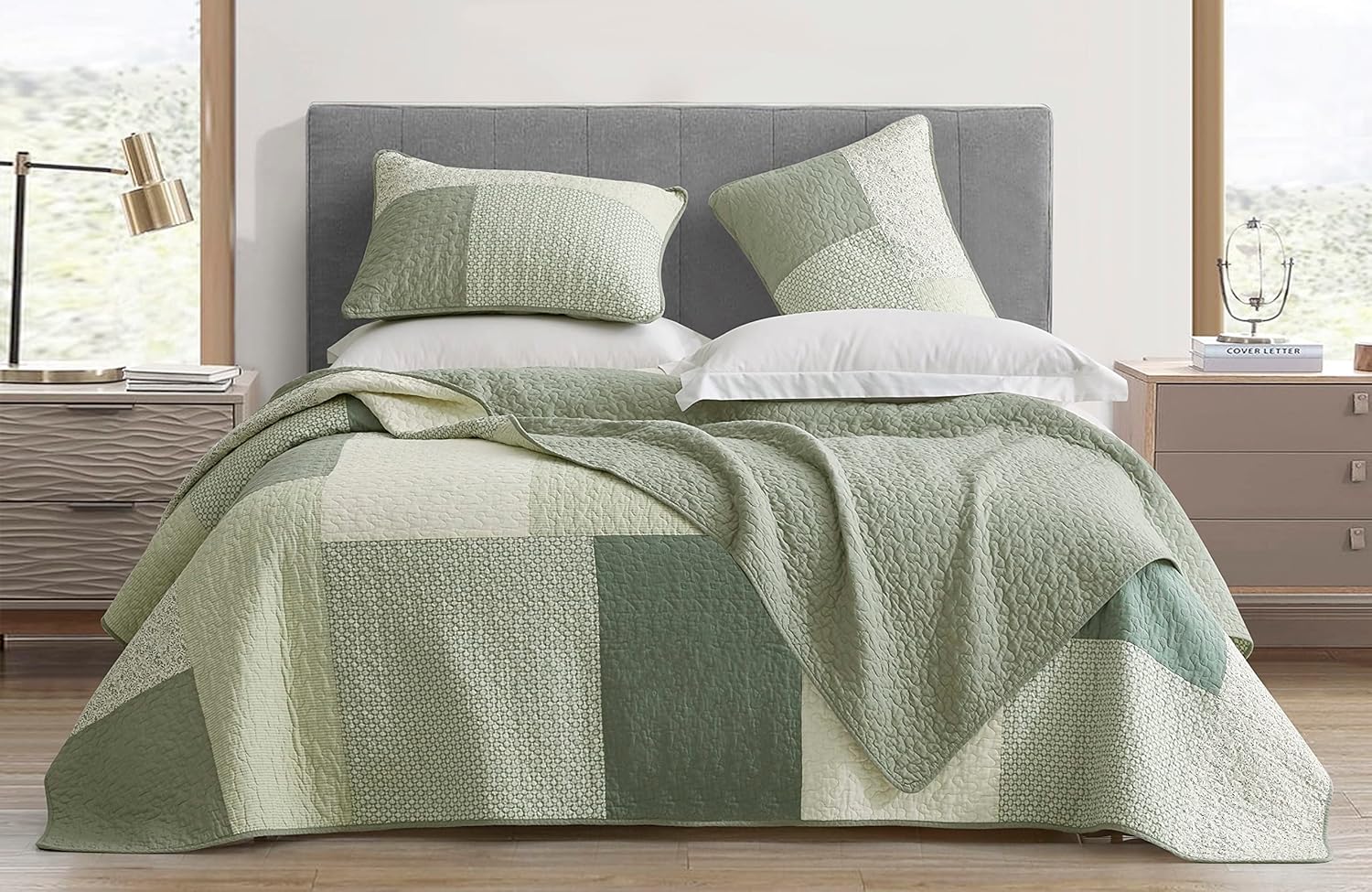 Chezmoi Collection 3-Piece Patchwork Quilt Set Green Floral Striped