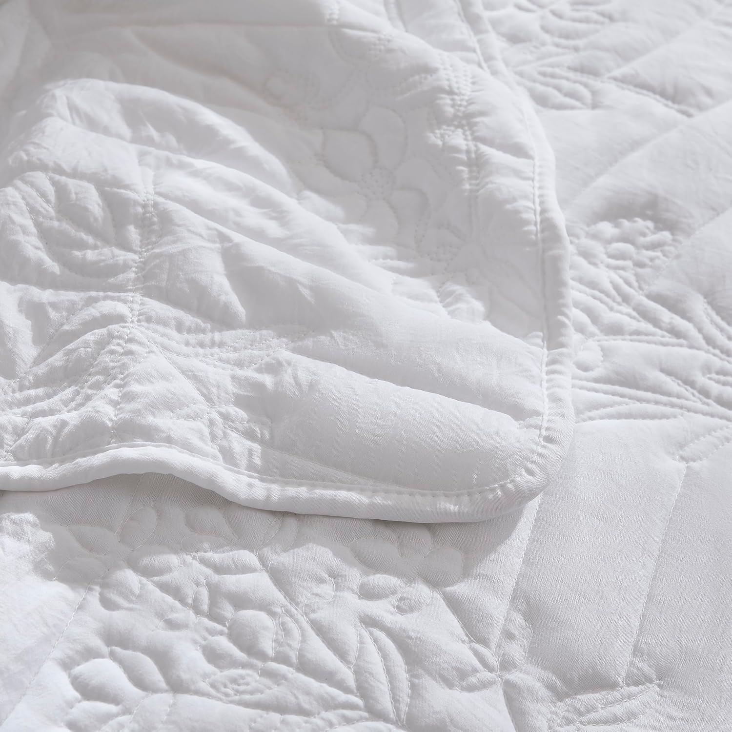 RSHARE Country Floral Cal King Quilt Bedding Set