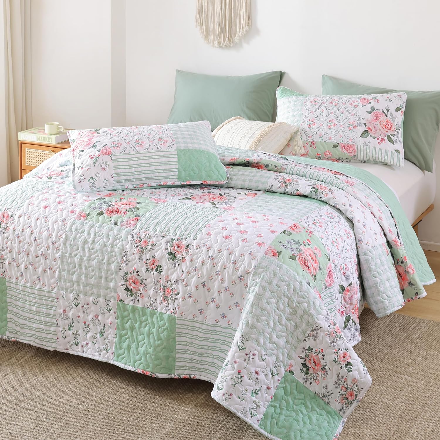 YIKUSH Queen Size Floral Quilt Set 3 Pieces 1