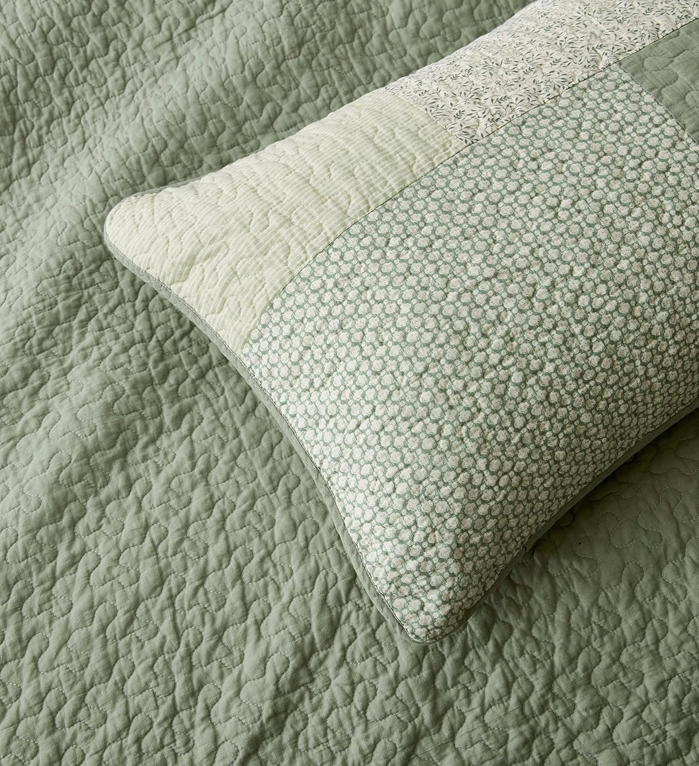 Chezmoi Collection 3-Piece Patchwork Quilt Set Green Floral Striped