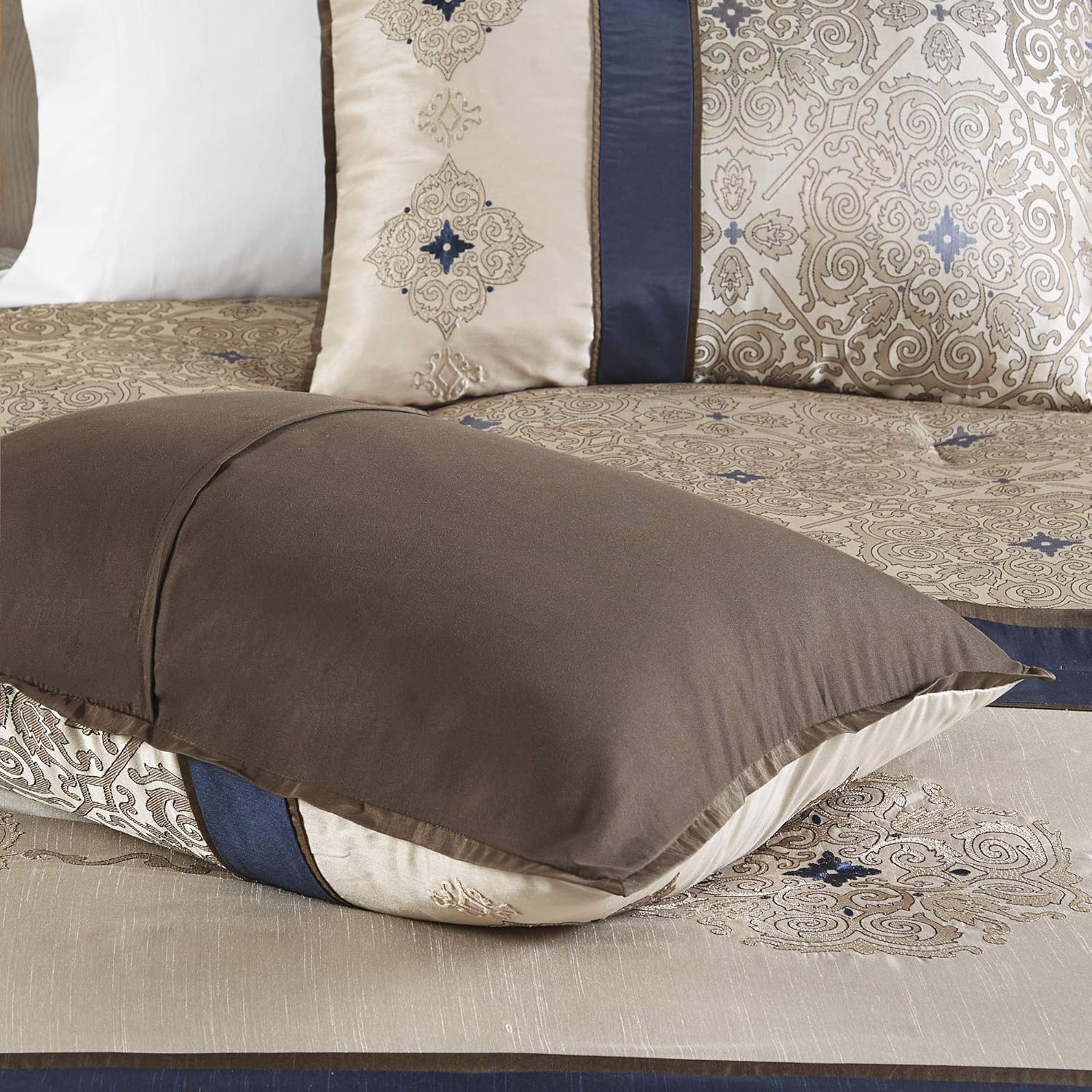 Madison Park Delaney 24-Piece Comforter Set 1