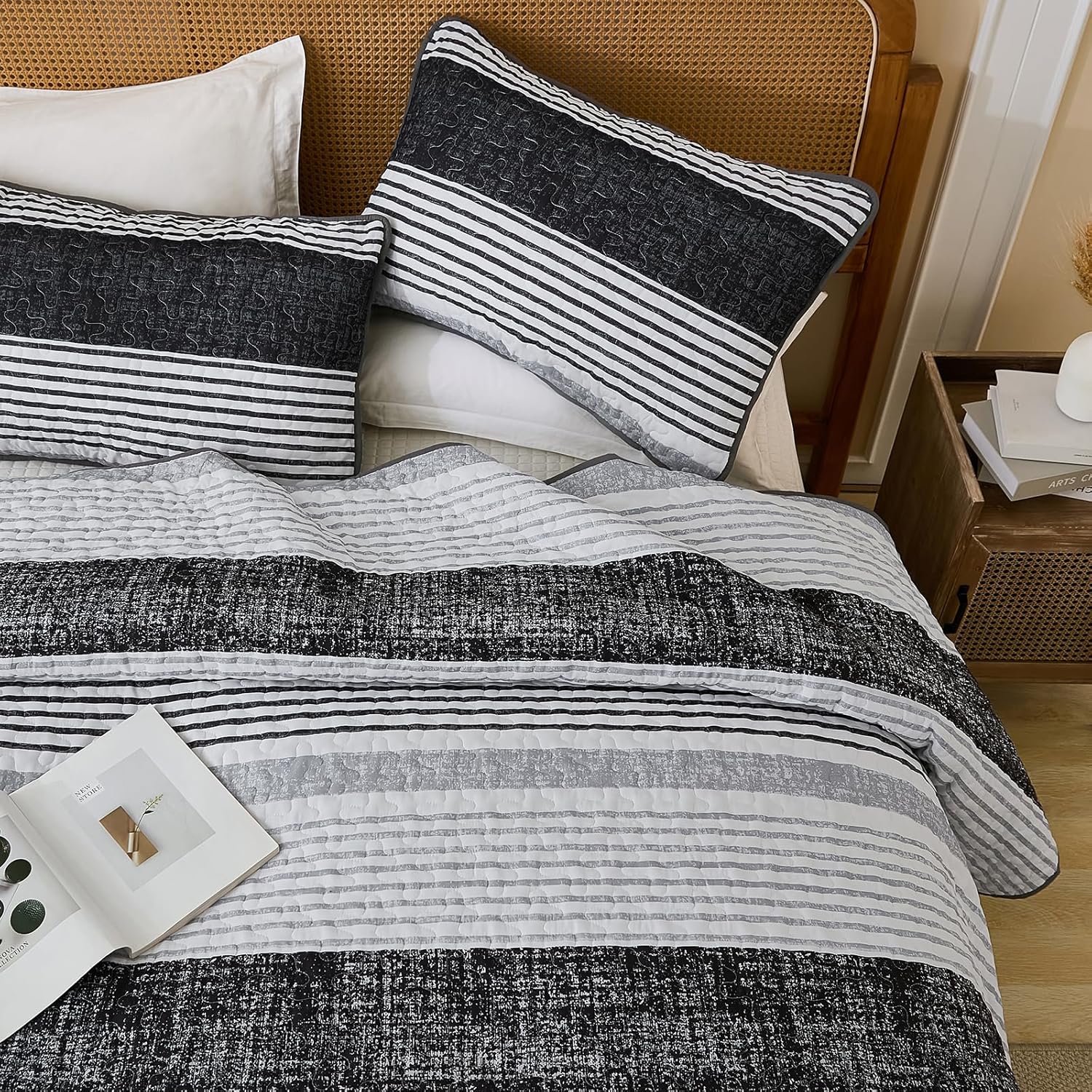 Xruibed King Size Quilt Set 3 Pieces Striped Patchwork