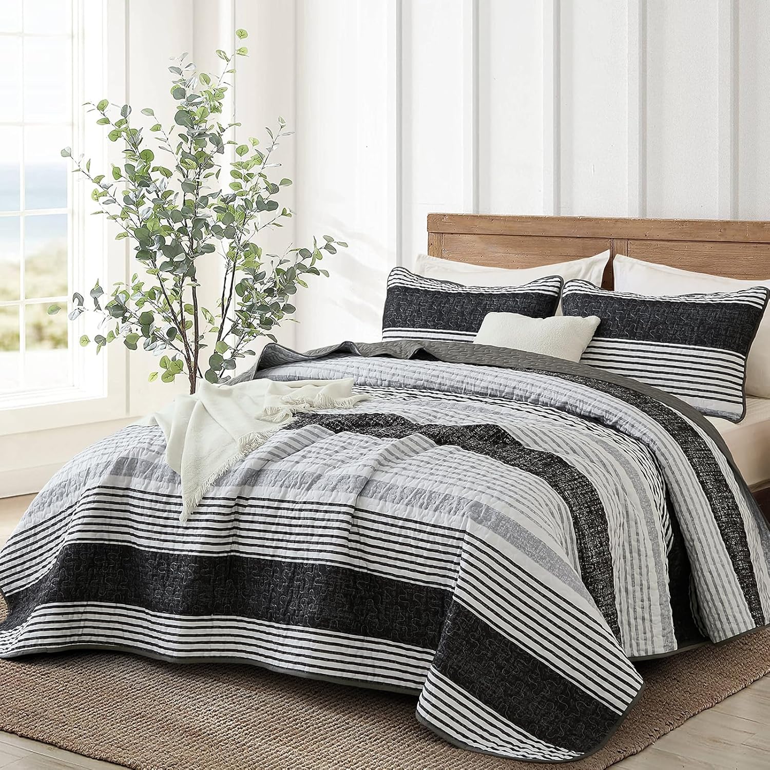 Xruibed King Size Quilt Set 3 Pieces Striped Patchwork