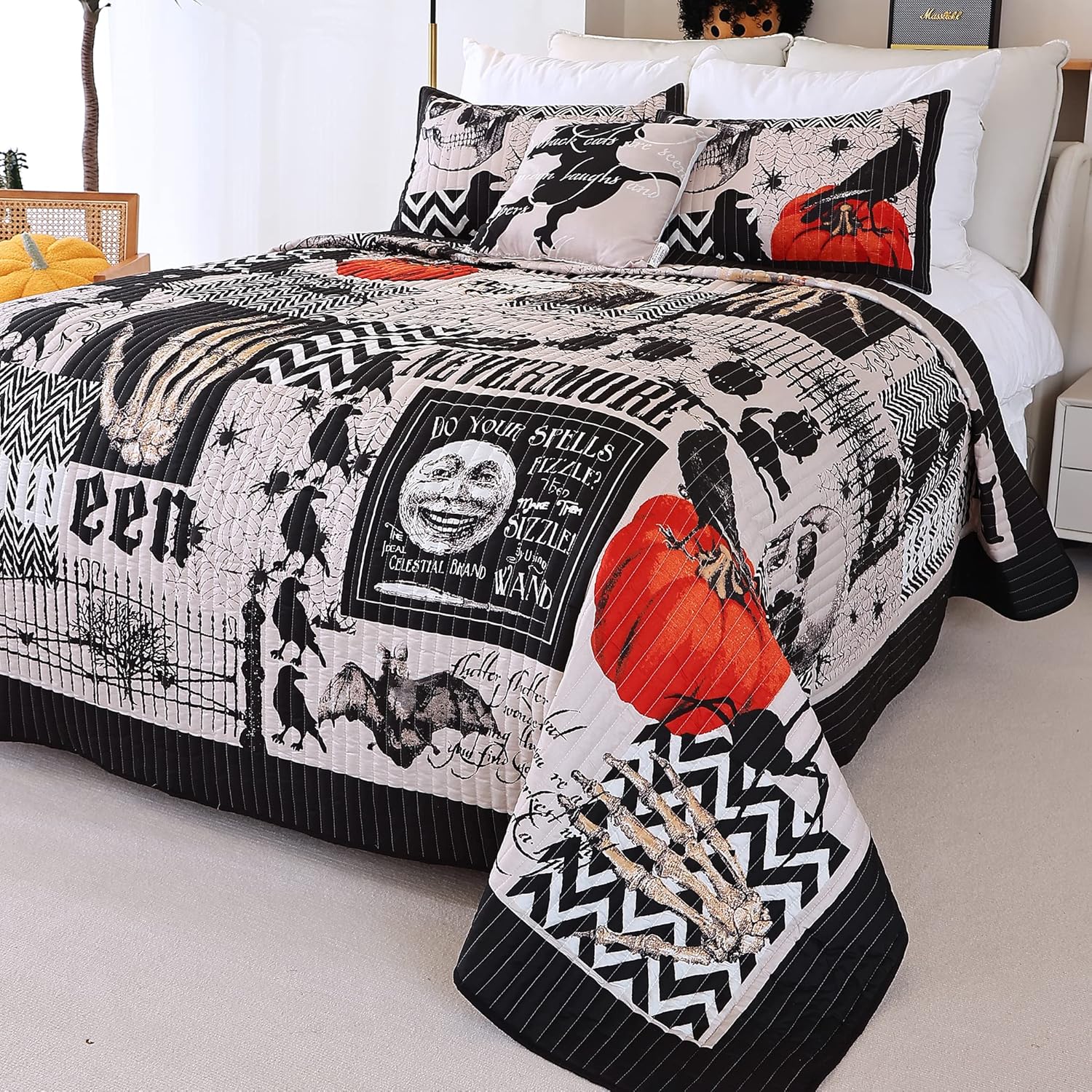 EVENHUG Halloween Queen Quilt Set with Pillow Shams