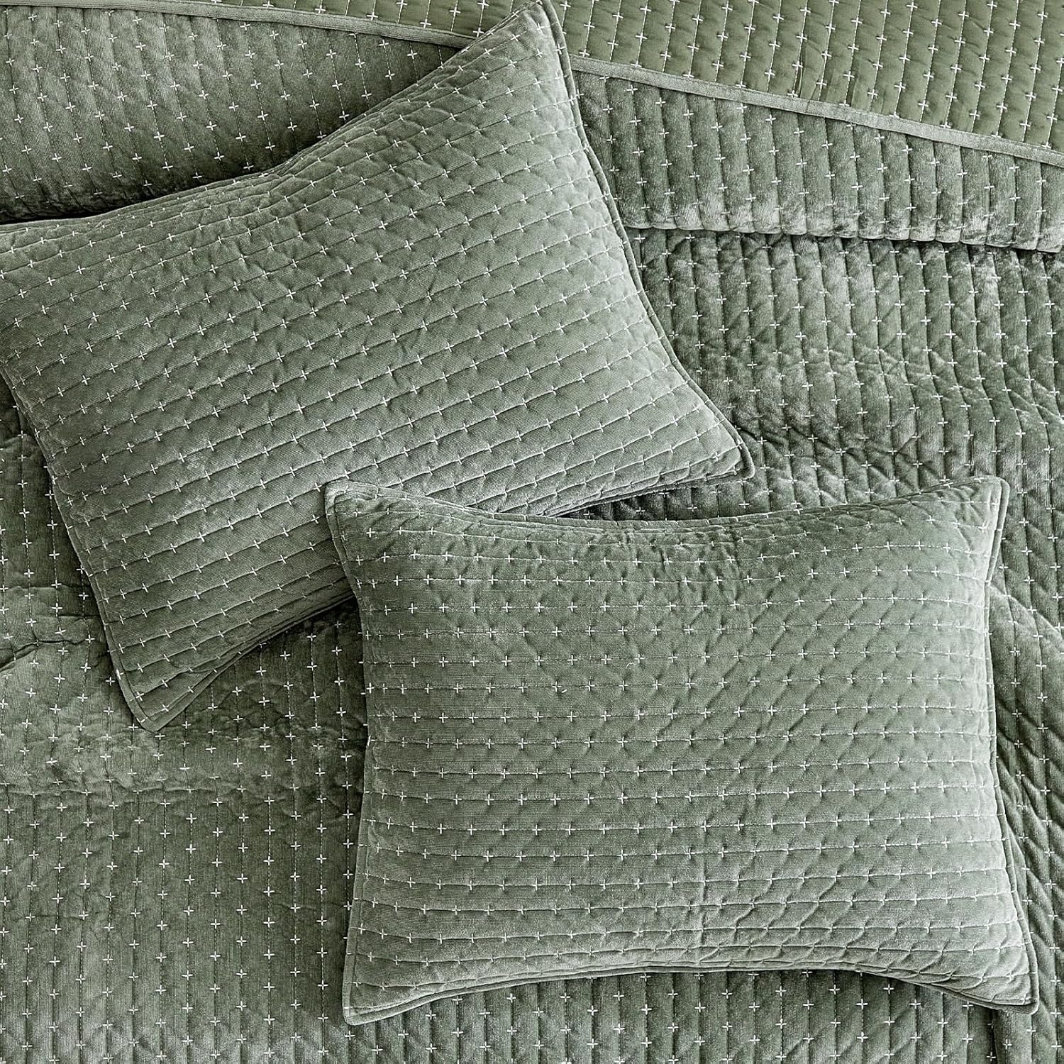WARMDERN Luxury Velvet Quilt Set Queen Size