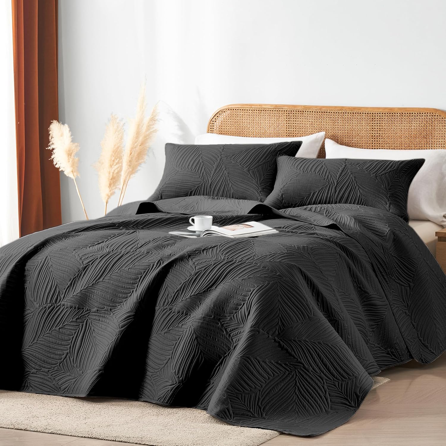 OARAGE Queen Quilt Bedding Set Black Leaf Pattern Microfiber Bedspread