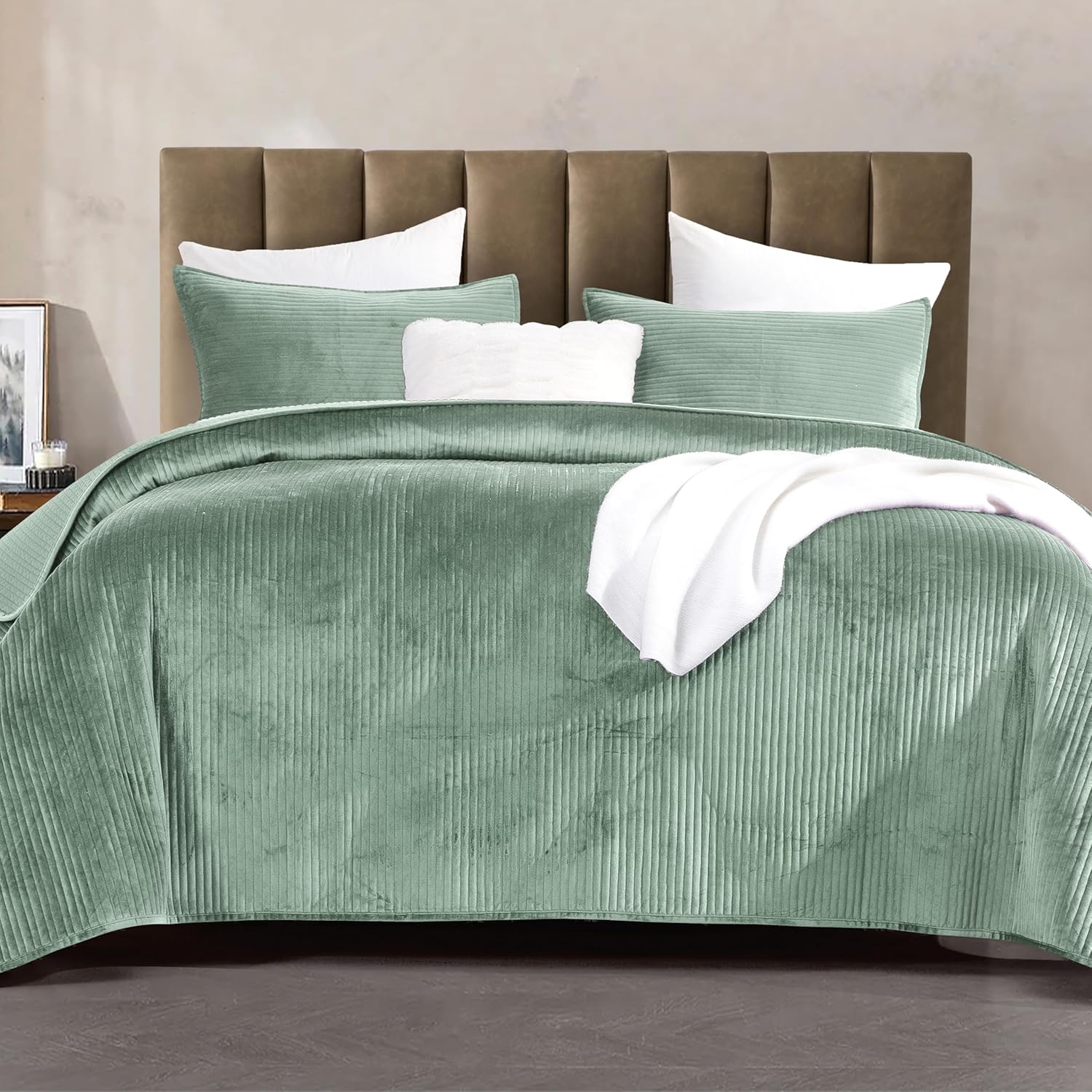 Elegant Comfort Luxury 3-Piece Velvet Quilt Set Twin XL Smoke Green