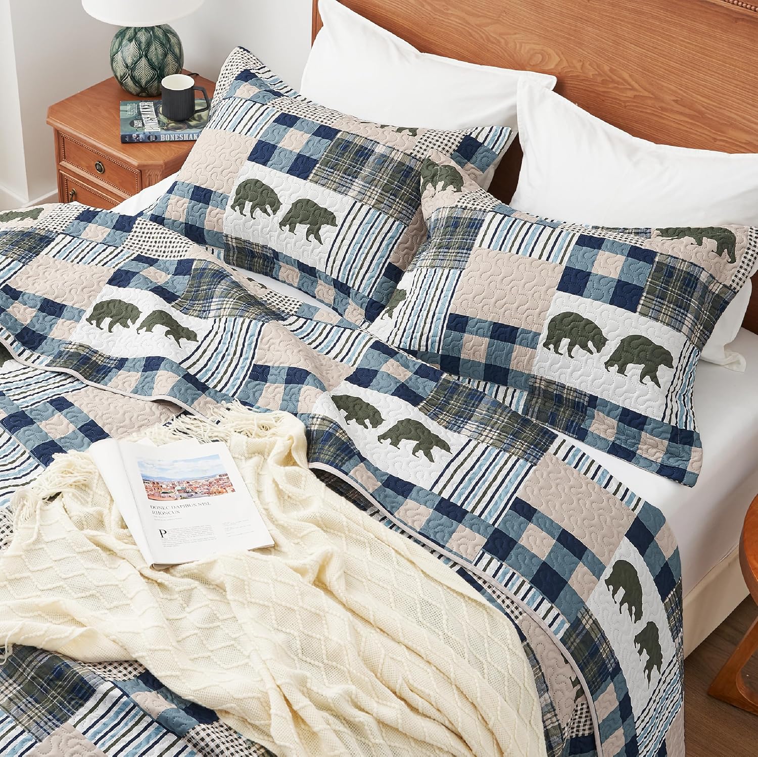 PPOLCA Christmas Cabin Quilt Set 3-Piece Reversible King Size