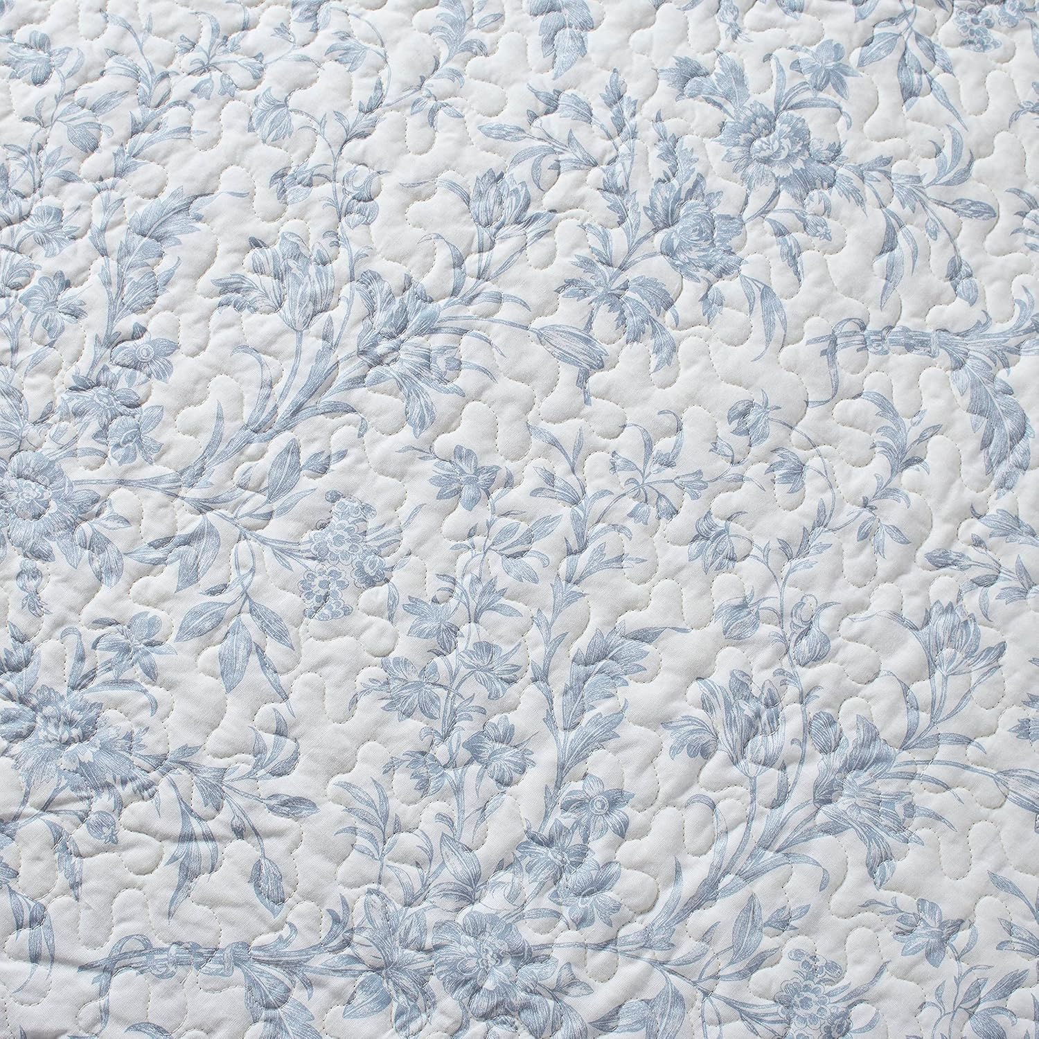 Laura Ashley Queen Quilt Set with Pillow Cover